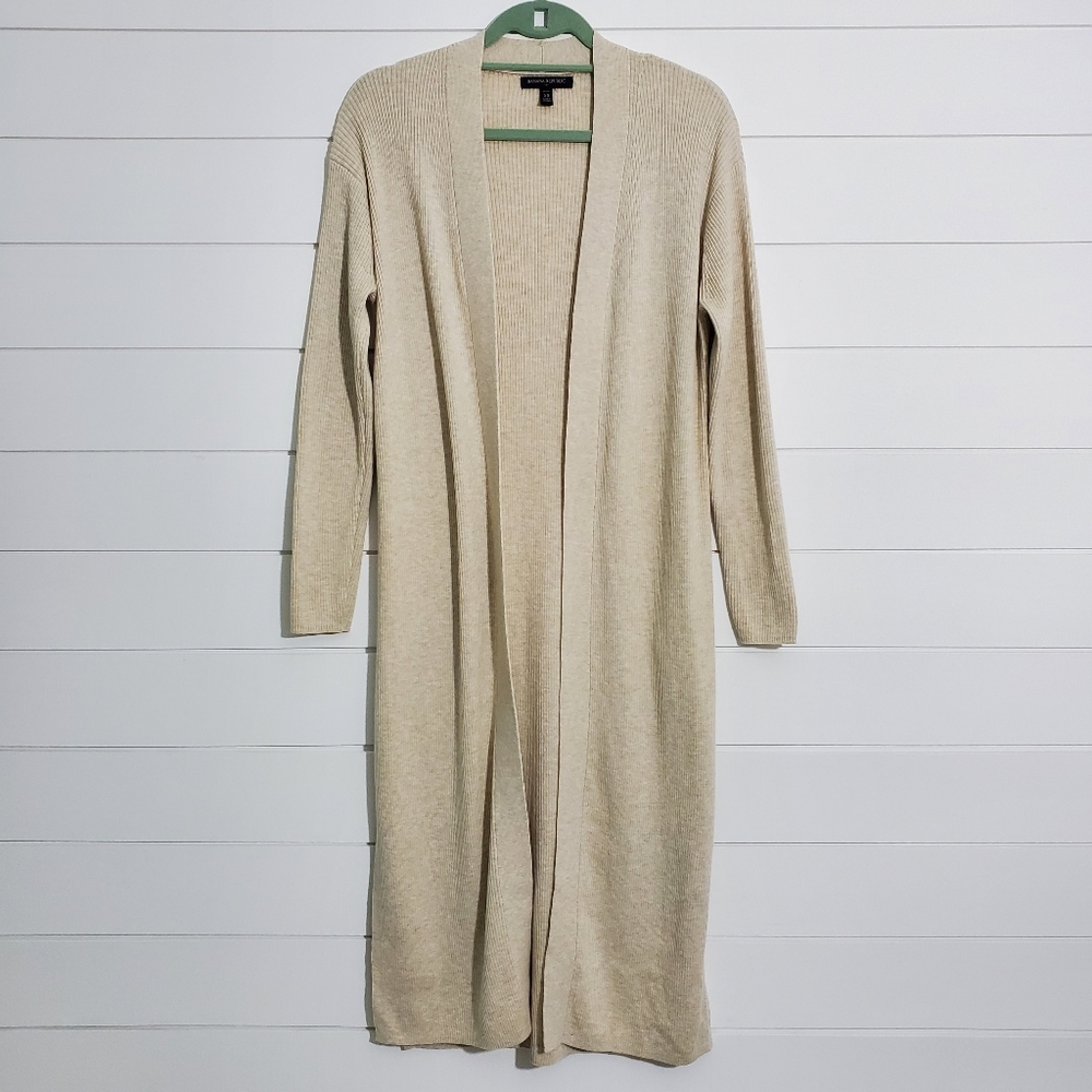 Banana Republic Women's Long Beige Sweater Cardigan. Size: XS Petite